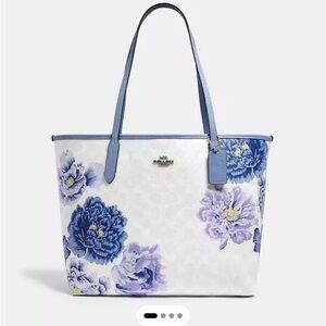 COACH KAFFE FASSET PEONY PERIWINKLE PRINT TOTE